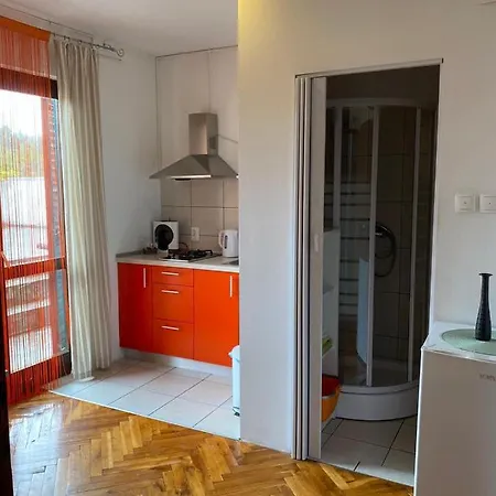 Dana Apartment *