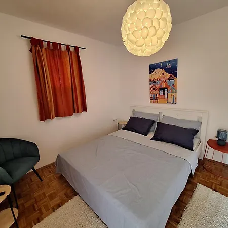 Dana Apartment *