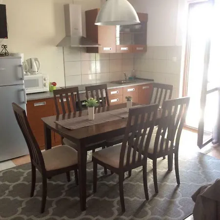 Dana Apartment *